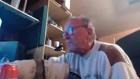 Snapshot of pascal88881 chatting on 10-11-25, 07:01 pascal88881 online show from 10-11-25, 07:01