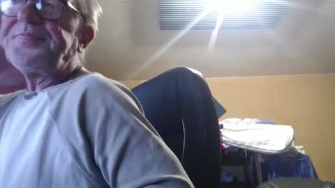 Snapshot of pascal88881 chatting on 10-15-25, 09:09 pascal88881 online show from 10-15-25, 09:09