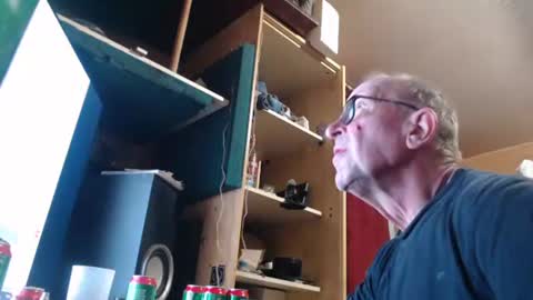 Snapshot of pascal88881 chatting on 10-27-25, 09:57 pascal88881 online show from 10-27-25, 09:57