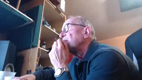 Snapshot of pascal88881 chatting on 11-05-25, 12:49 pascal88881 online show from 11-05-25, 12:49