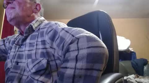 Snapshot of pascal88881 chatting on 11-16-25, 04:12 pascal88881 online show from 11-16-25, 04:12