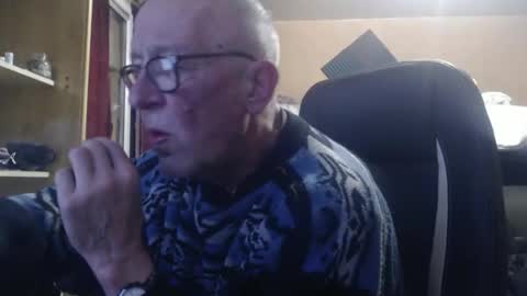 Snapshot of pascal88881 chatting on 12-14-25, 10:20 pascal88881 online show from 12-14-25, 10:20