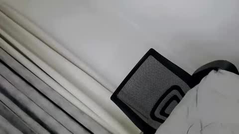 Snapshot of passion_de_amor18 chatting on 10-09-25, 02:37 Tasty Alice online show from 10-09-25, 02:37