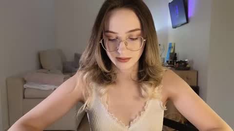 Snapshot of passionann chatting on 02-18-26, 09:22 Anna online show from 02-18-26, 09:22