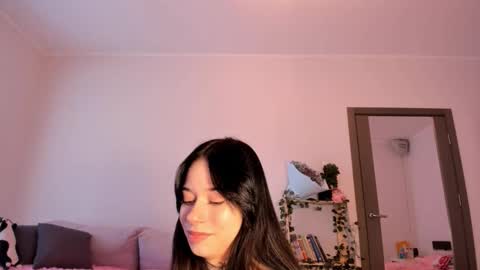 Snapshot of passionate_isabella chatting on 12-03-25, 03:36 Bella online show from 12-03-25, 03:36