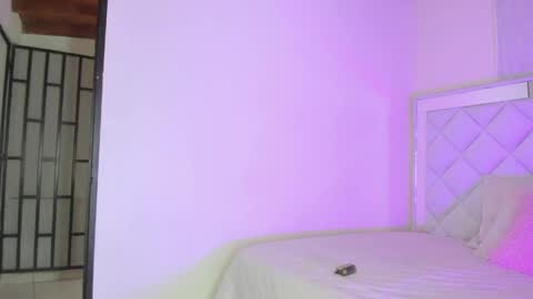 passionfruitx2 online show from 04-01-26, 09:45