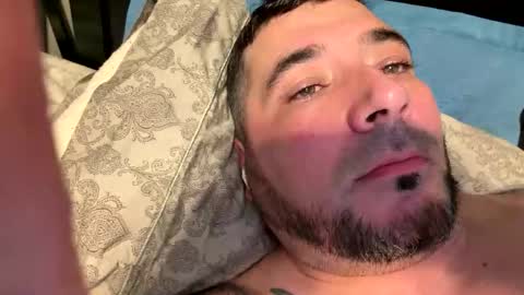 Snapshot of patebull86 chatting on 12-17-25, 10:16 meinyourwife online show from 12-17-25, 10:16