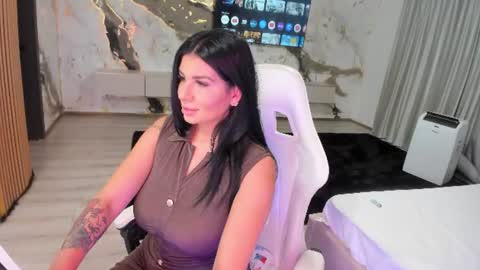 Snapshot of patriciakeys chatting on 07-18-26, 02:05 Patricia online show from 07-18-26, 02:05
