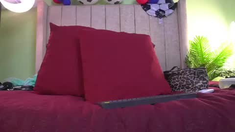 Snapshot of patty_m chatting on 06-18-26, 11:58 patty online show from 06-18-26, 11:58