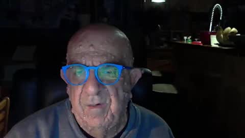 Snapshot of patvac chatting on 04-27-26, 08:51 patvac online show from 04-27-26, 08:51