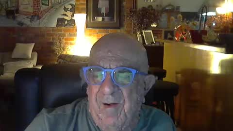 Snapshot of patvac chatting on 04-28-26, 02:55 patvac online show from 04-28-26, 02:55