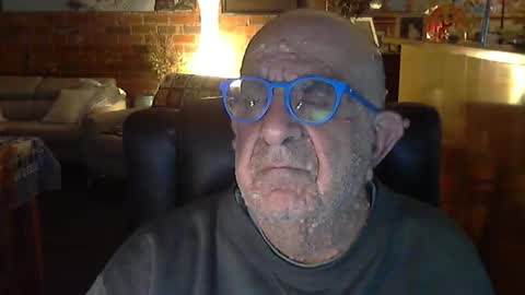 Snapshot of patvac chatting on 05-04-26, 01:51 patvac online show from 05-04-26, 01:51