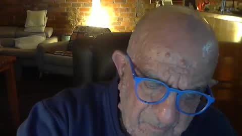Snapshot of patvac chatting on 05-11-26, 02:12 patvac online show from 05-11-26, 02:12