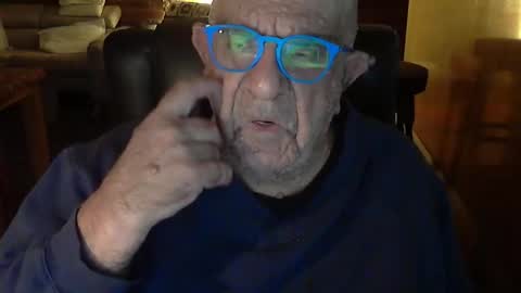 Snapshot of patvac chatting on 05-11-26, 02:45 patvac online show from 05-11-26, 02:45