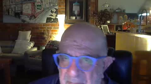 Snapshot of patvac chatting on 05-14-26, 02:13 patvac online show from 05-14-26, 02:13