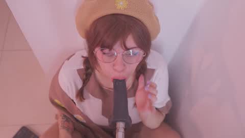 Snapshot of pau__1 chatting on 11-11-25, 07:58 Paula online show from 11-11-25, 07:58