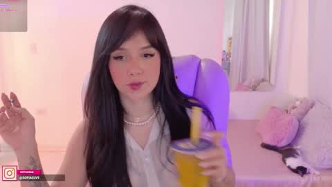 Sofa online show from 10-23-25, 09:35