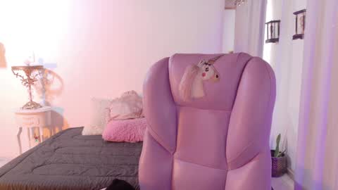 Snapshot of pau_cute chatting on 05-07-26, 08:47 Sofa online show from 05-07-26, 08:47