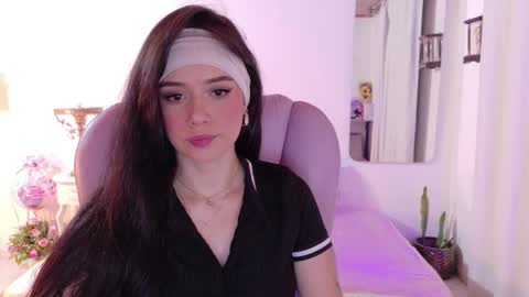 Snapshot of pau_cute chatting on 05-13-26, 04:43 Sofa online show from 05-13-26, 04:43