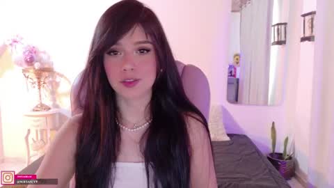 Snapshot of pau_cute chatting on 05-14-26, 09:21 Sofa online show from 05-14-26, 09:21