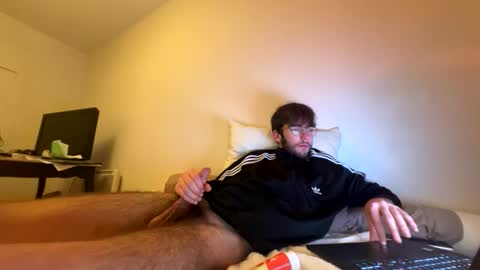 Snapshot of paul442386 chatting on 05-08-26, 01:33 paul442386 online show from 05-08-26, 01:33