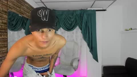 Snapshot of paul_booy chatting on 10-24-25, 03:03 Paul online show from 10-24-25, 03:03