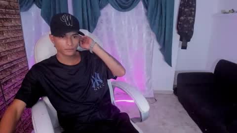 Snapshot of paul_booy chatting on 10-25-25, 03:47 Paul online show from 10-25-25, 03:47