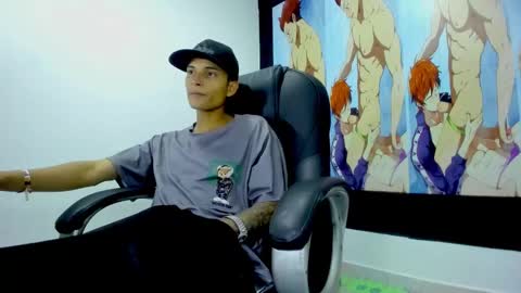 Snapshot of paul_booy chatting on 11-04-25, 12:37 Paul online show from 11-04-25, 12:37