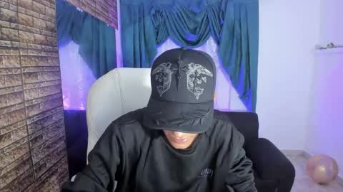 Snapshot of paul_booy chatting on 11-11-25, 03:06 Paul online show from 11-11-25, 03:06