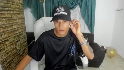 Snapshot of paul_booy chatting on 11-13-25, 02:21 Paul online show from 11-13-25, 02:21