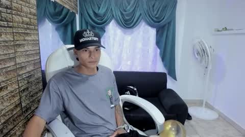 Snapshot of paul_booy chatting on 11-26-25, 03:29 Paul online show from 11-26-25, 03:29