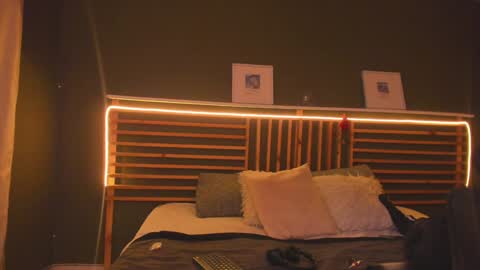 Paul online show from 01-21-25, 01:11