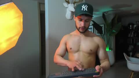 Snapshot of paul_reyborg chatting on 05-26-26, 03:02 Paul online show from 05-26-26, 03:02