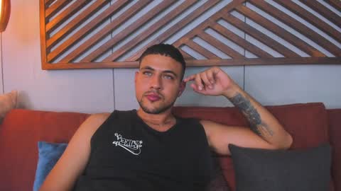 Snapshot of paul_rivera chatting on 01-14-25, 02:40 Paul Rivera online show from 01-14-25, 02:40