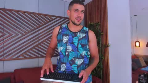 Snapshot of paul_rivera chatting on 01-25-25, 02:04 Paul Rivera online show from 01-25-25, 02:04