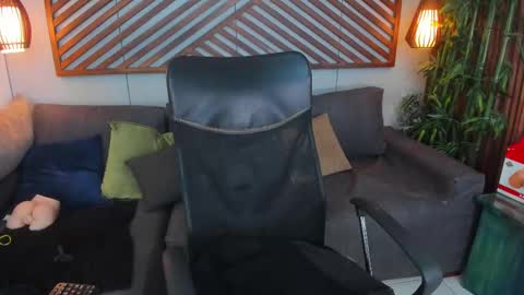 Snapshot of paul_rivera chatting on 02-18-25, 02:05 Paul Rivera online show from 02-18-25, 02:05