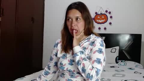 Snapshot of paula_anderson chatting on 11-13-25, 04:00 PAULA online show from 11-13-25, 04:00