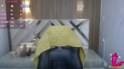 Snapshot of paula_b_ chatting on 06-11-26, 12:32 Paula online show from 06-11-26, 12:32