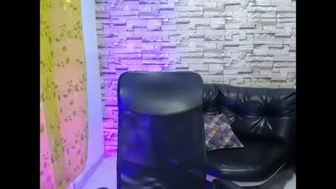 Snapshot of paula_ross_ chatting on 05-13-26, 01:03 paula ross online show from 05-13-26, 01:03