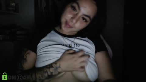 paula_torrez online show from 02-22-25, 04:40