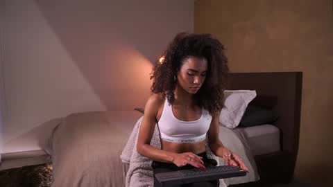 Paula online show from 02-28-25, 09:44