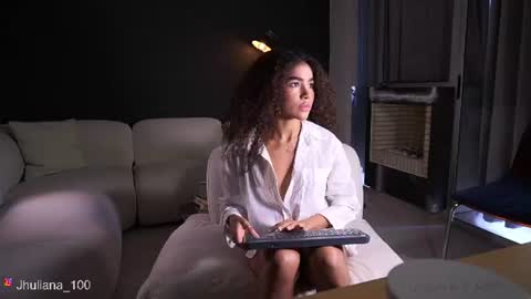 Snapshot of paulacora100 chatting on 06-12-26, 06:07 Paula online show from 06-12-26, 06:07