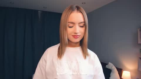 Snapshot of paulettelafevre chatting on 09-09-25, 07:57 Eva online show from 09-09-25, 07:57