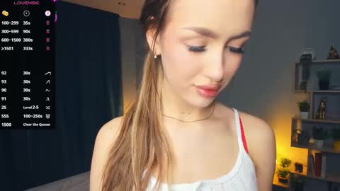 Snapshot of paulettelafevre chatting on 01-10-26, 07:48 Eva online show from 01-10-26, 07:48