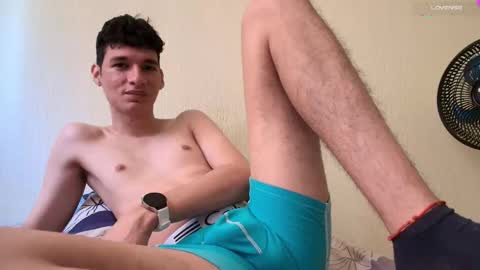Snapshot of paulhot18 chatting on 06-11-26, 04:16 Paul Mklain online show from 06-11-26, 04:16