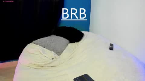 Snapshot of paulin01_ chatting on 10-19-25, 08:09 Paulina online show from 10-19-25, 08:09