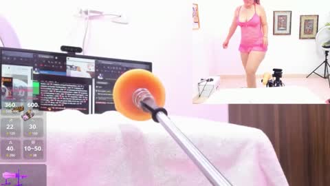 Paulina Davis  online show from 01-14-25, 03:32