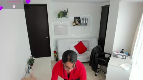 Snapshot of paulina_dossantos chatting on 05-21-26, 06:37 paulina online show from 05-21-26, 06:37