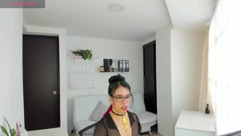 Snapshot of paulina_dossantos chatting on 06-13-26, 07:01 paulina online show from 06-13-26, 07:01