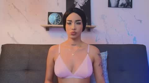 Snapshot of paulina_lopezz chatting on 07-13-26, 04:43 PAULINA online show from 07-13-26, 04:43